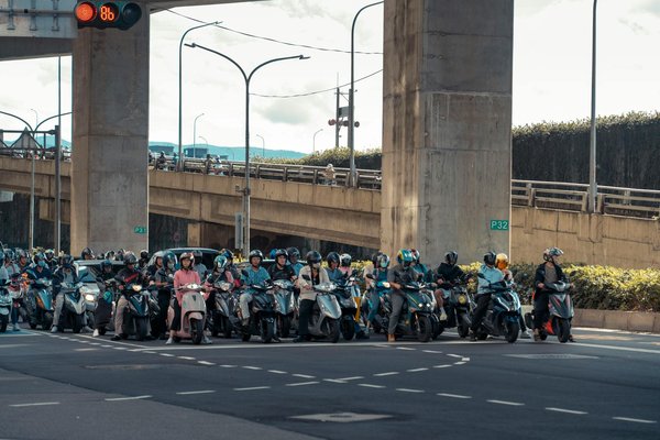 Stickers pour camion iveco : les critères de choix que vous devrez retenir